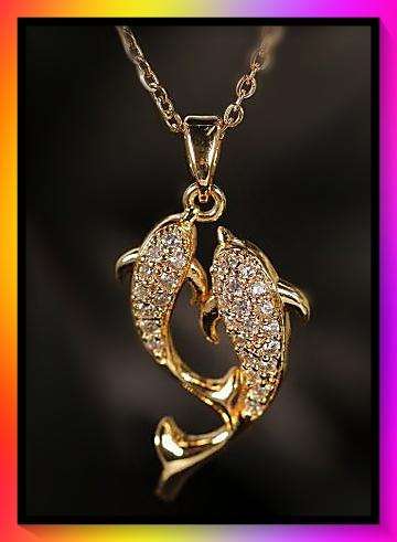 Lovely twined goldtone fish pendant necklace for good fortune