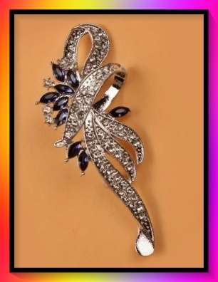 Exquisite Rhinestone Flower Shaped Brooch  lapel pin