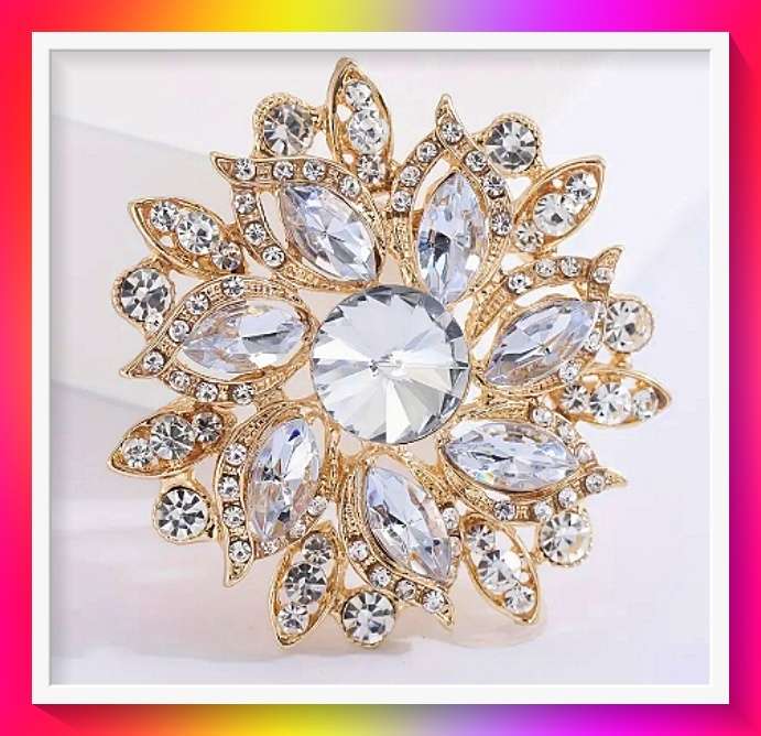 Luxurious Sparkling Rhinestone Floral Brooch