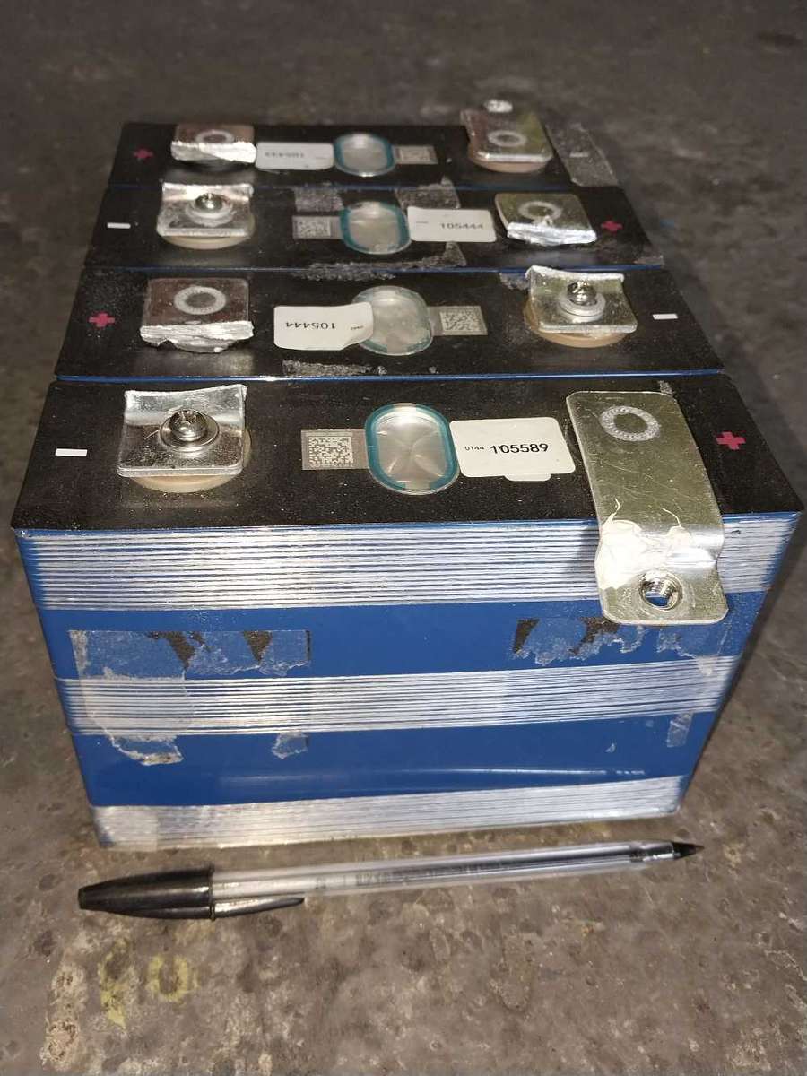 A grade 3.2V 100AH lifepo4 cells