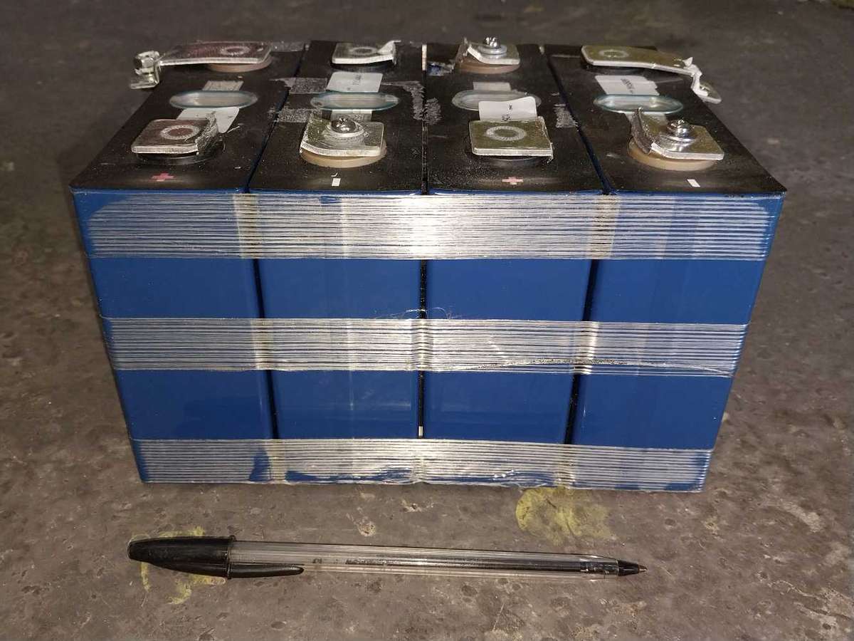 A grade 3.2V 100AH lifepo4 cells