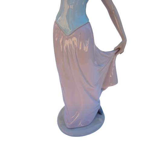 Nao by Lladro The Dance is over #1204 Ballerina Figurine