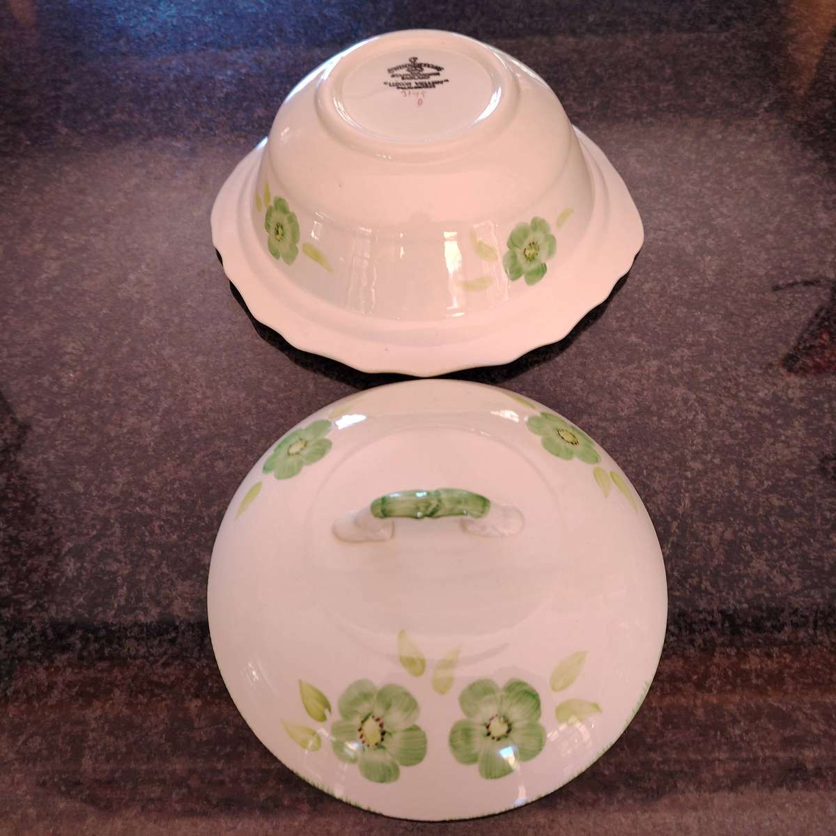 Swinnertons Staffordshire Covered Serving Dish Luxor Vellum