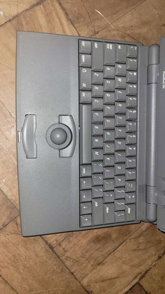 Vintage MacBook Powerbook 100
