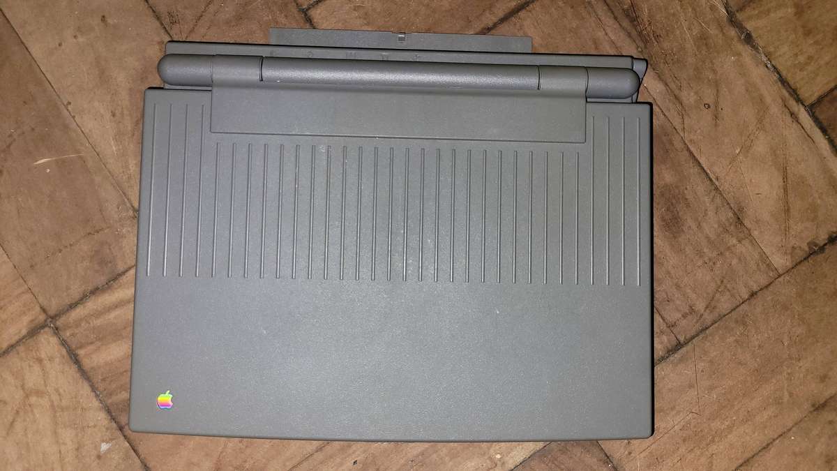 Vintage MacBook Powerbook 100