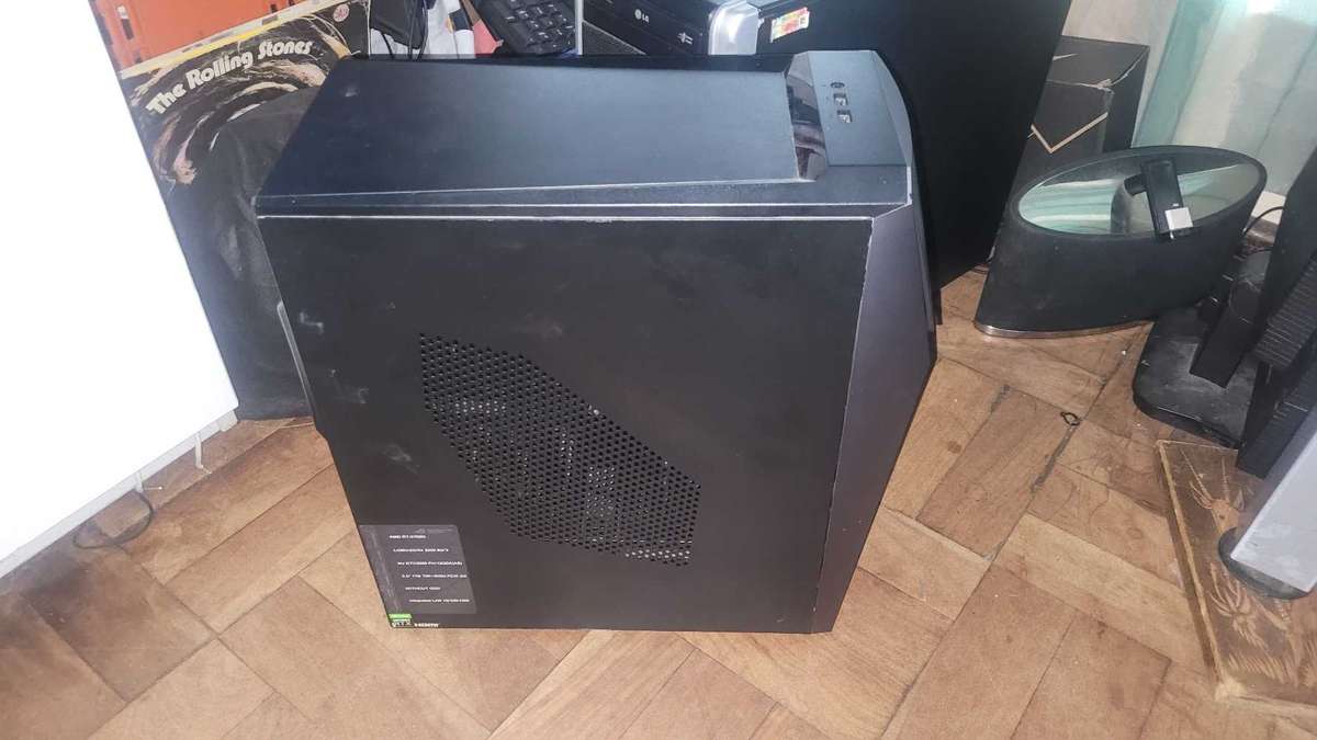 Asus ROG STriX G10dK matx Case