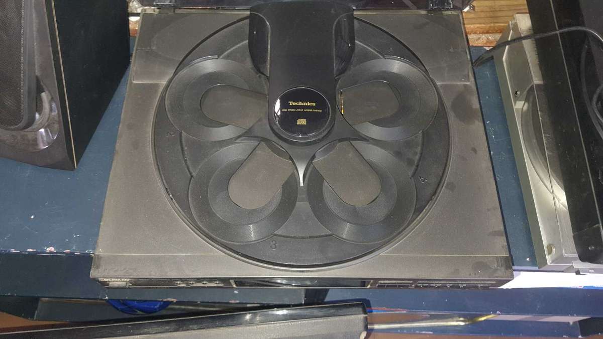 Technics Multi CD player SL-PC705(Needs repairs)