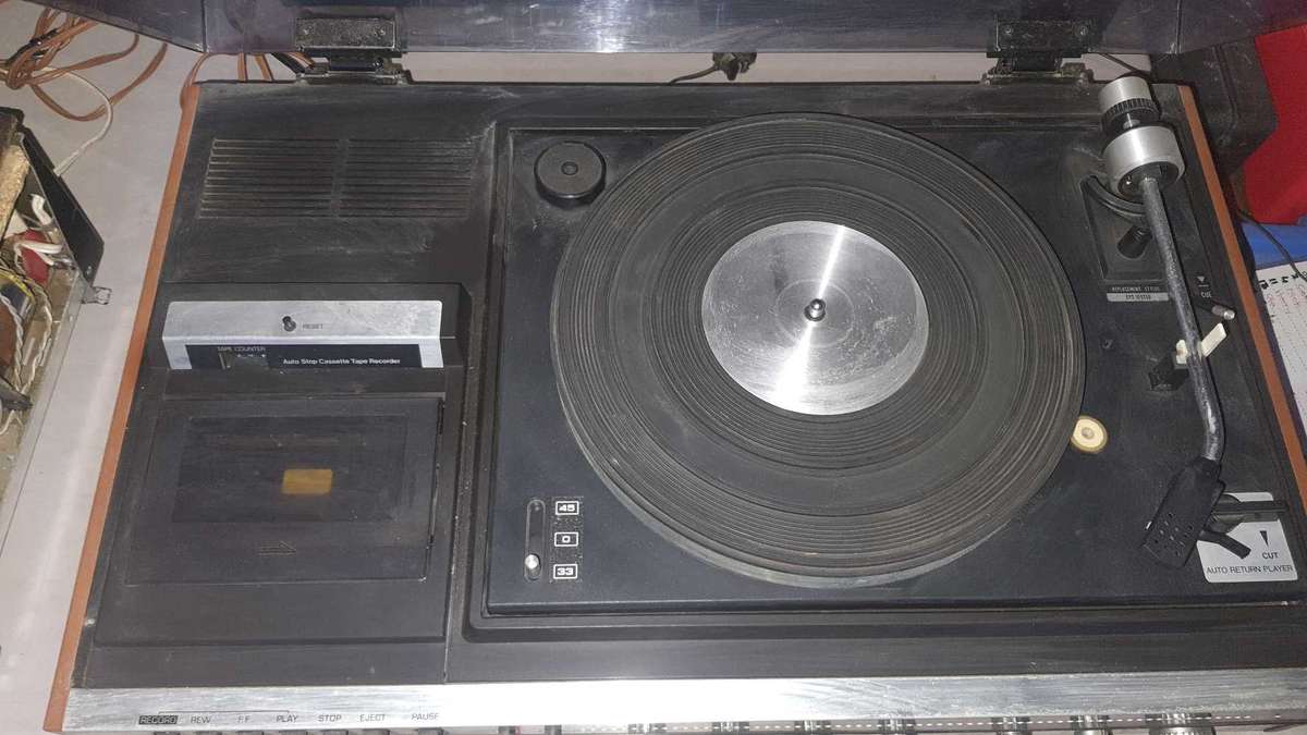 National Panasonic SG-1070A with speakers (Needs Service)