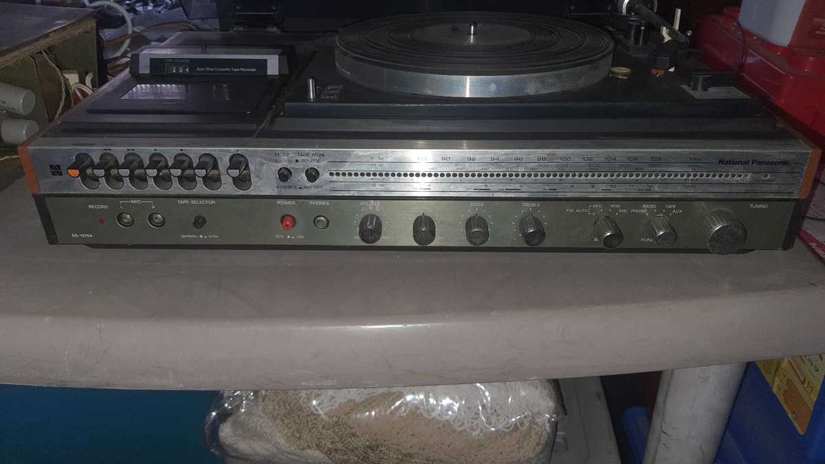 National Panasonic SG-1070A with speakers (Needs Service)
