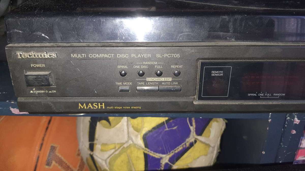 Technics Multi CD player SL-PC705(Needs repairs)