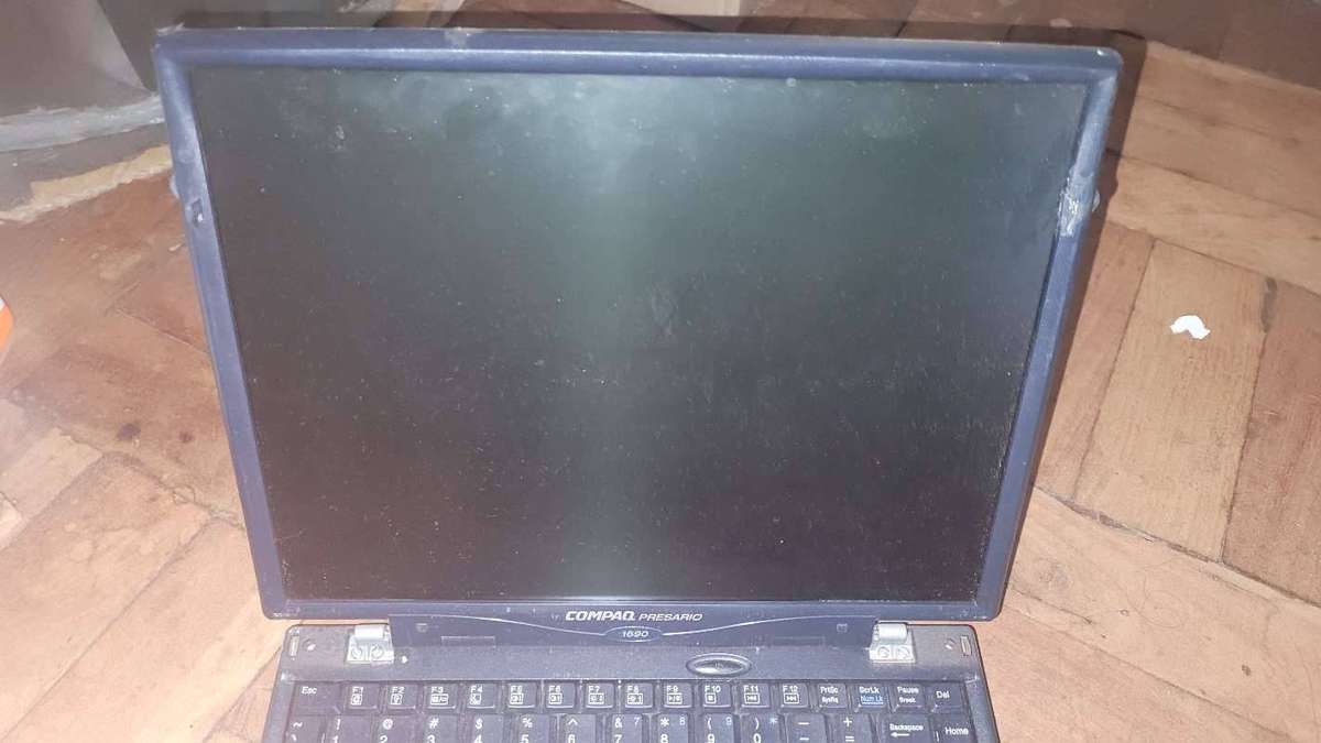 Old Compaq Presario(Untested)