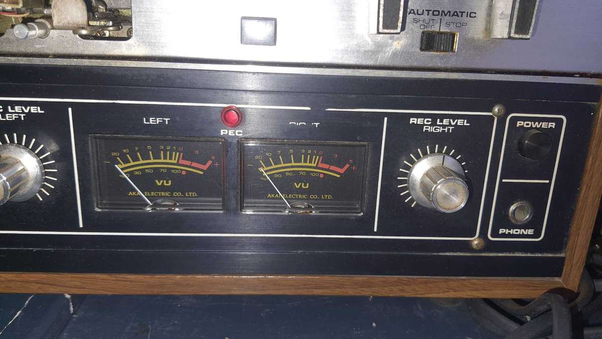 Akai X-201D reel to reel Tape recorder