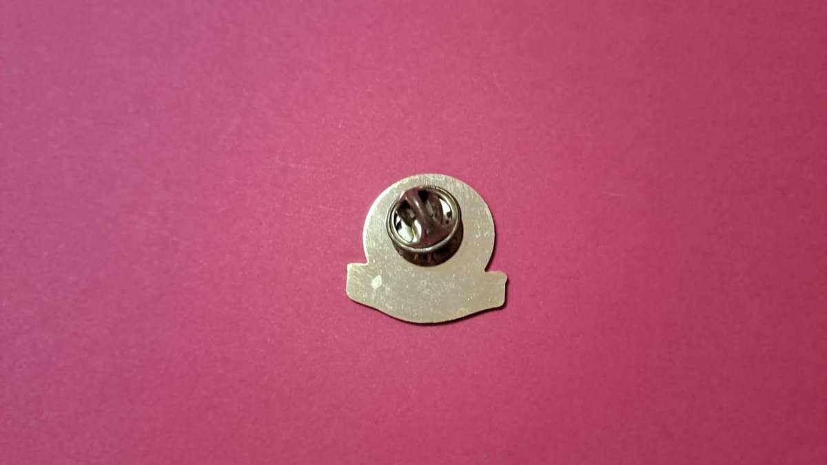 South African Olympic Day Run June 1997 - Gold color - Pin.