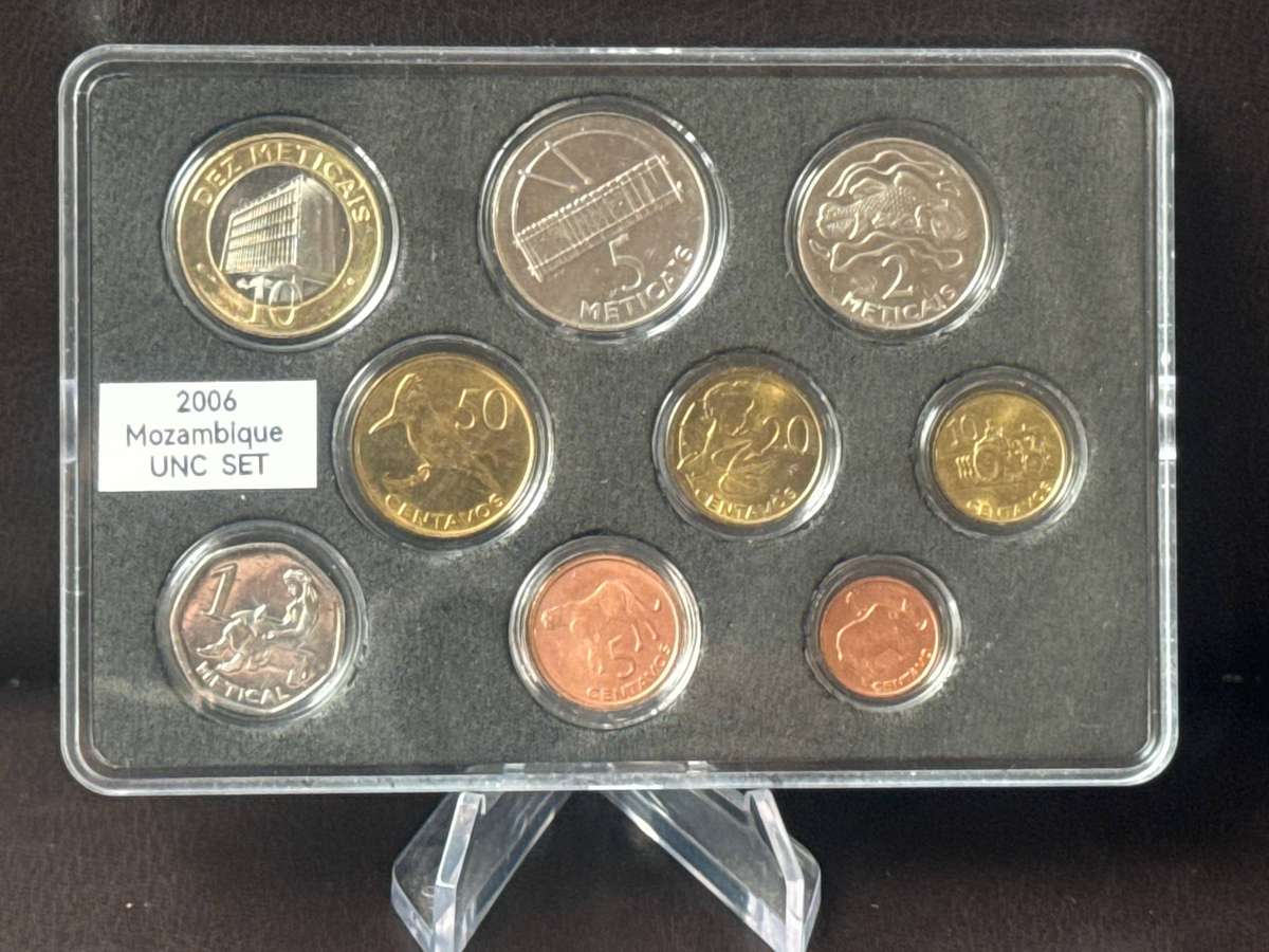 2006 Mozambique Unc Set.