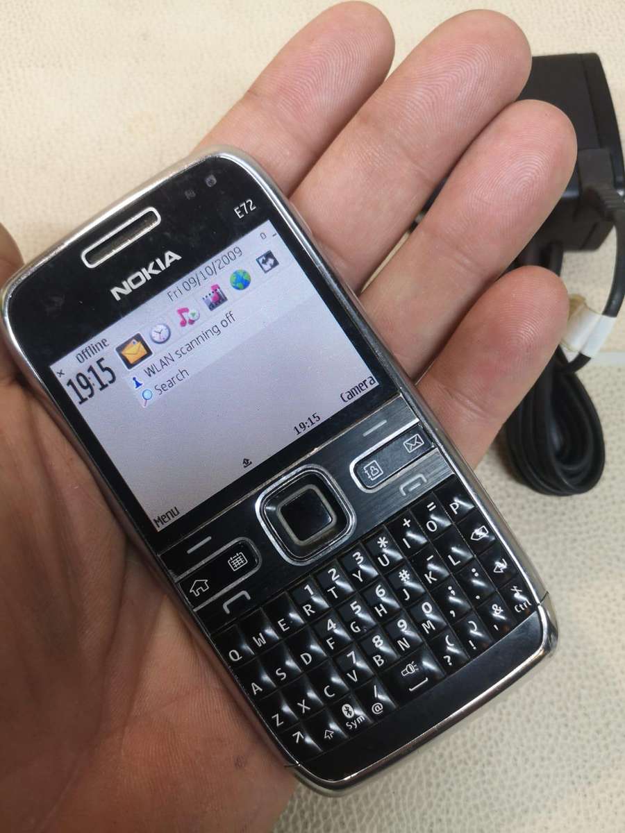 Vintage Nokia E72 - Complete  With Charger - Working