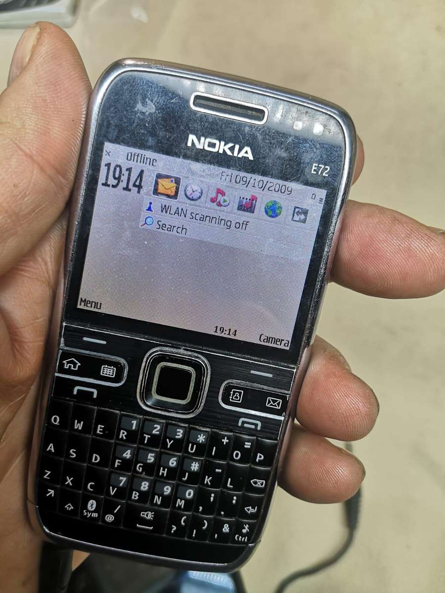 Vintage Nokia E72 - Complete  With Charger - Working
