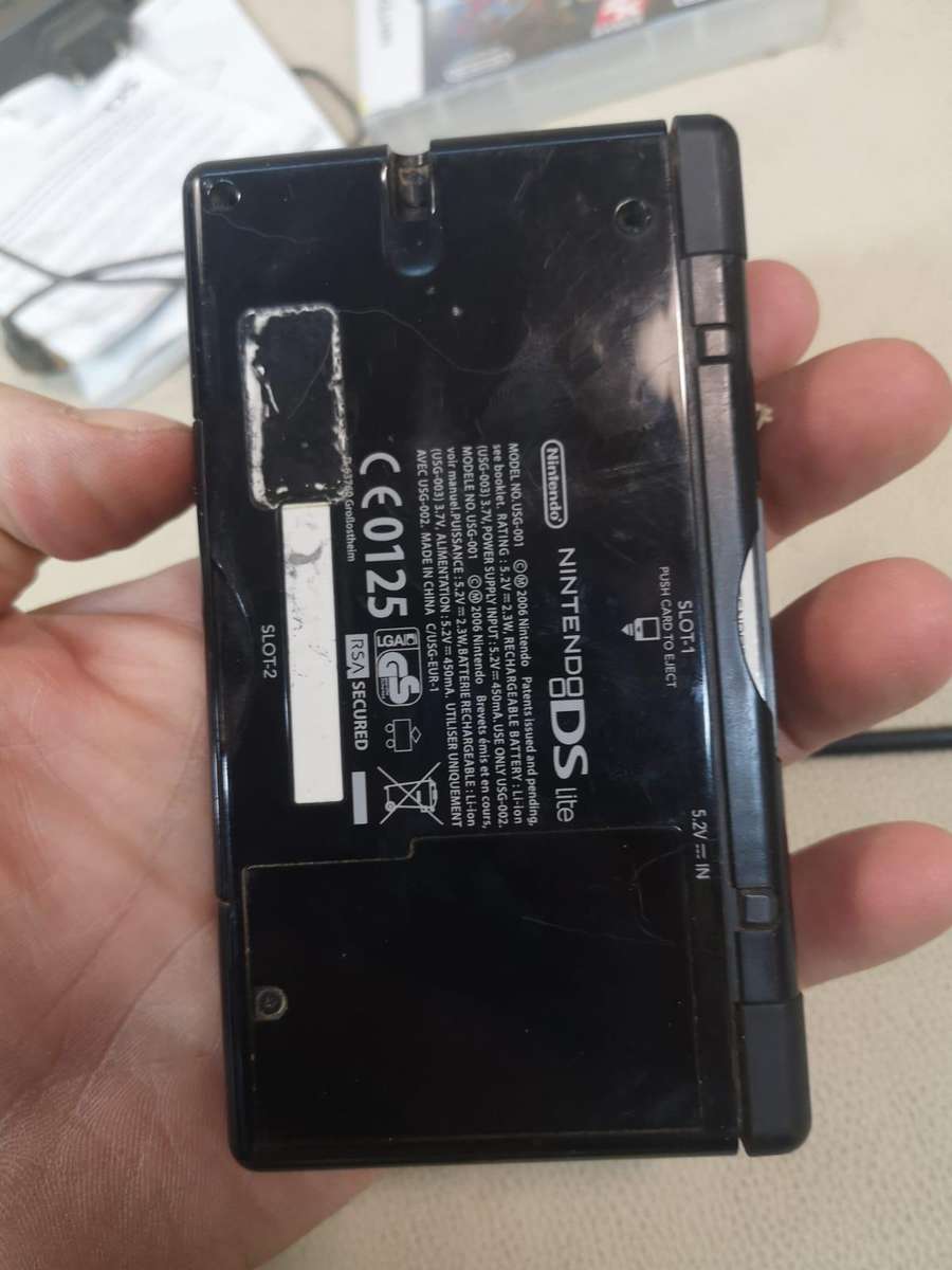 Nintendo DS Lite Console Complete with one Game, Charger & Box