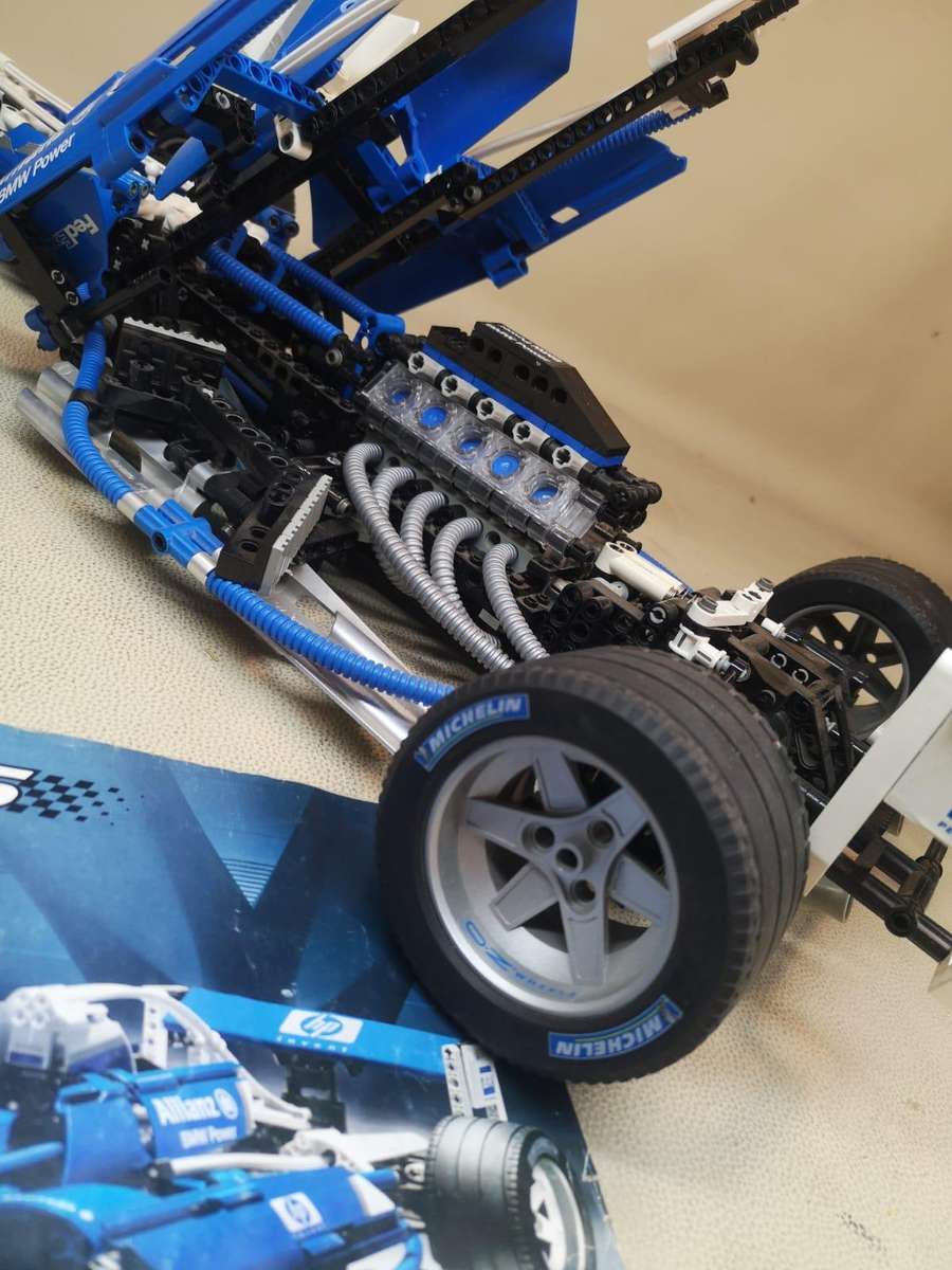 Massive 700mm Complete Lego Williams BMW F1 Team Racer 8461 with Instructions