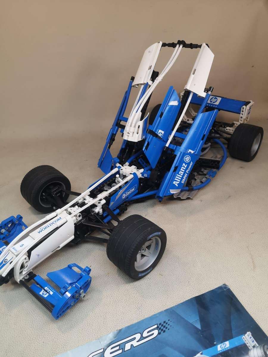 Massive 700mm Complete Lego Williams BMW F1 Team Racer 8461 with Instructions
