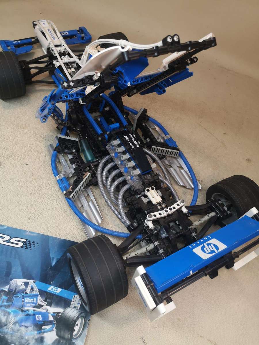 Massive 700mm Complete Lego Williams BMW F1 Team Racer 8461 with Instructions
