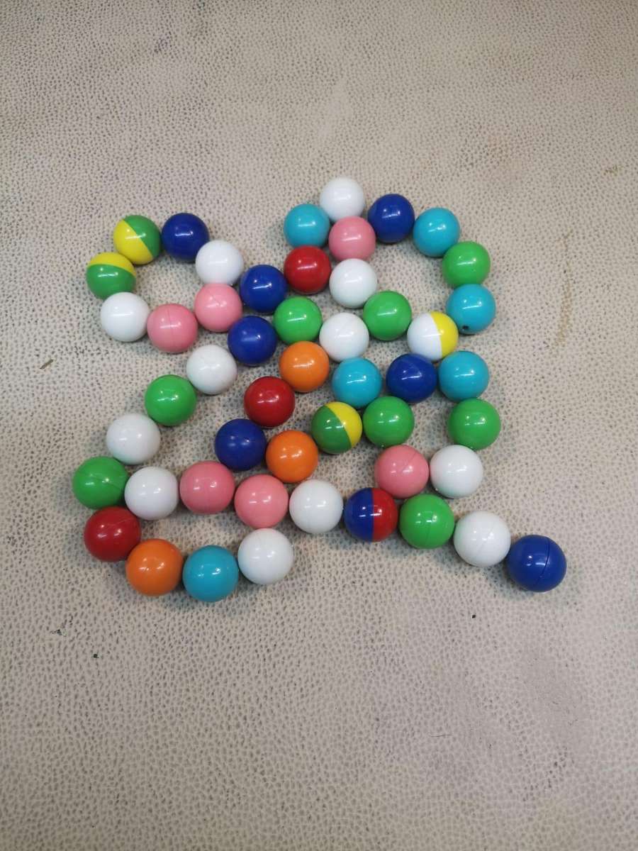 WOW!! 100 GENUINE 1980`S CLICKETS MAGNETIC MARBLES