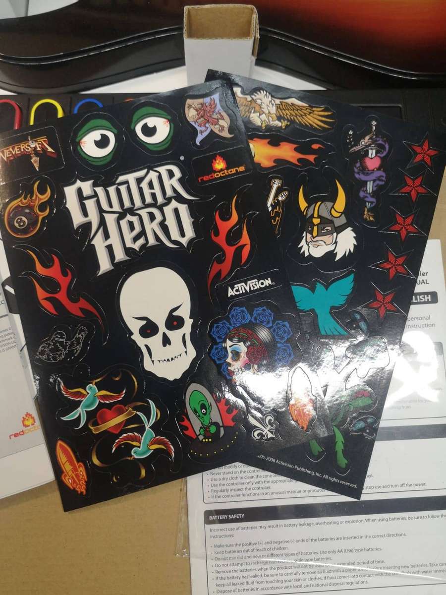 Sony PS2 Guitar Hero 5 GUITAR + GAME (COMPLETE BOX SET) Like New