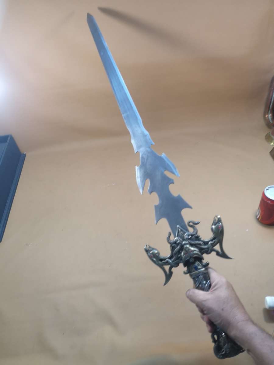 VERY LARGE & HEAVY FANTASY SWORD (1070mm)