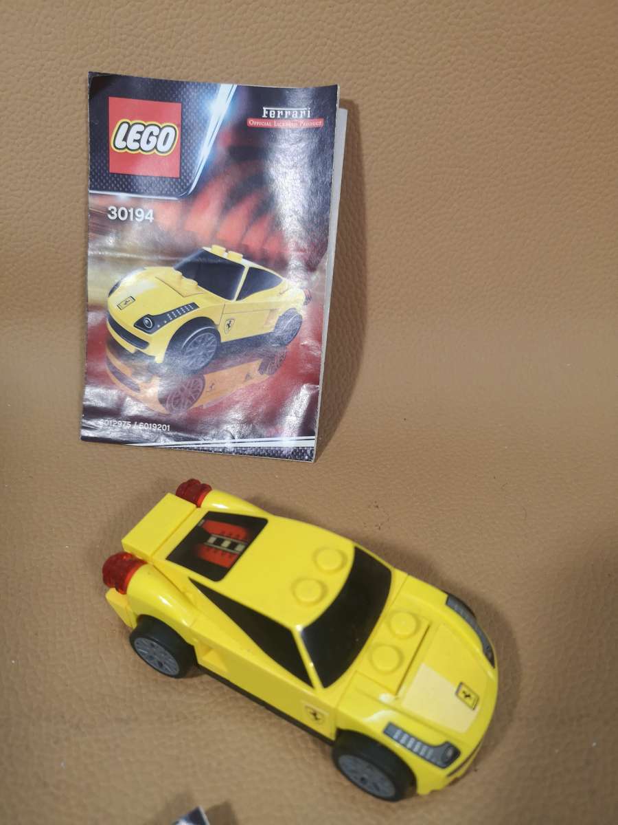 COLLECTION OF VINTAGE LEGO MODELS COMPLETE WITH MANUALS