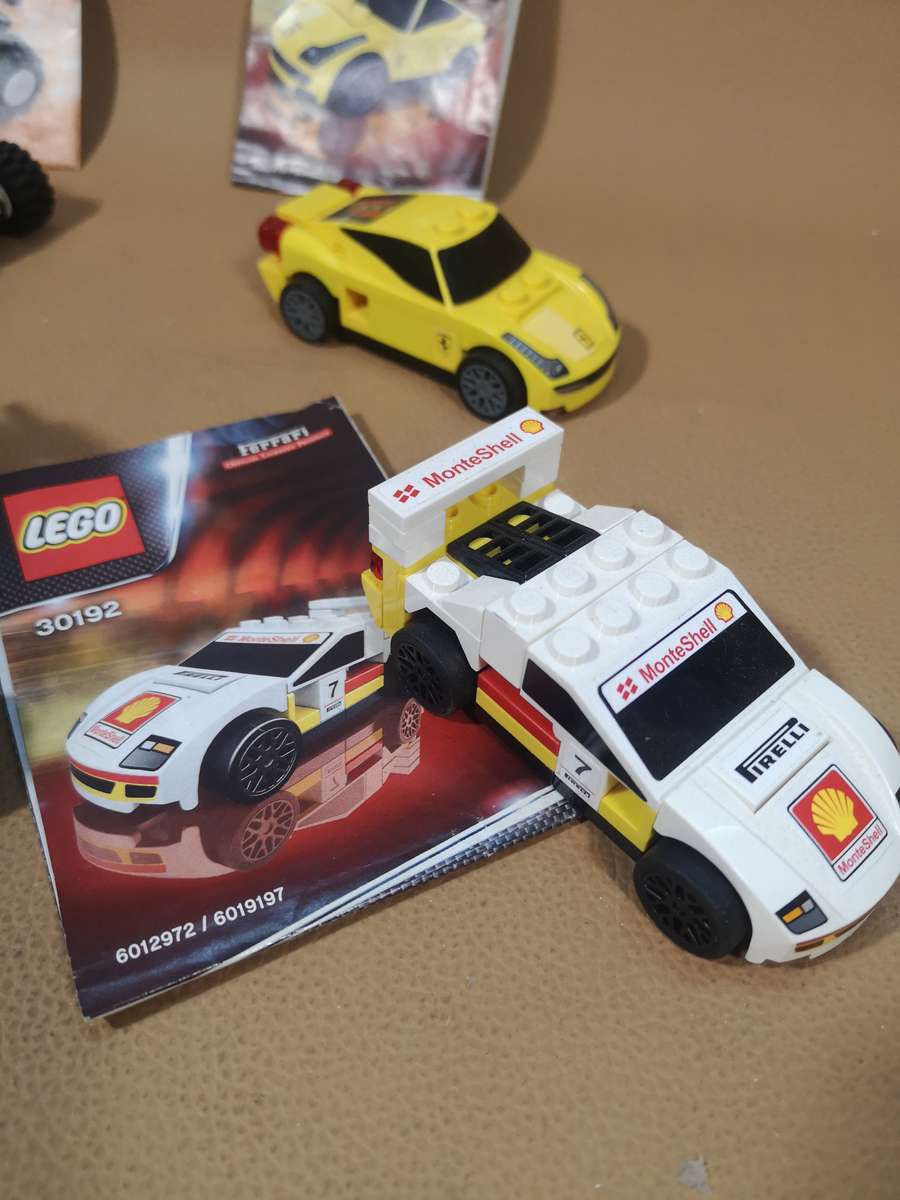 COLLECTION OF VINTAGE LEGO MODELS COMPLETE WITH MANUALS