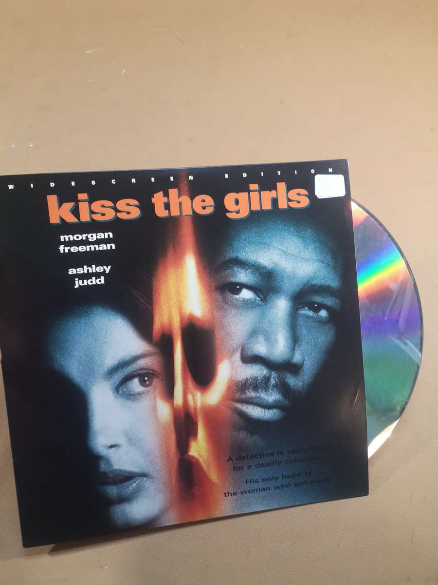 KISS THE GIRLS-Morgan Freeman hunts Casanova killer who kidnapped his niece laserDisc