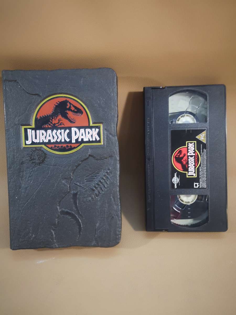 Ultra Rare!! 1993 - Jurassic park VHS video tape - Collectors edition 3D fossil edition