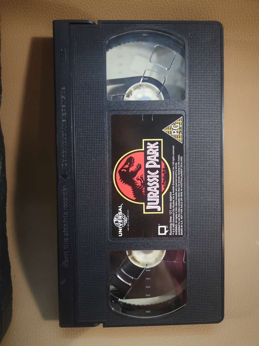 Ultra Rare!! 1993 - Jurassic park VHS video tape - Collectors edition 3D fossil edition