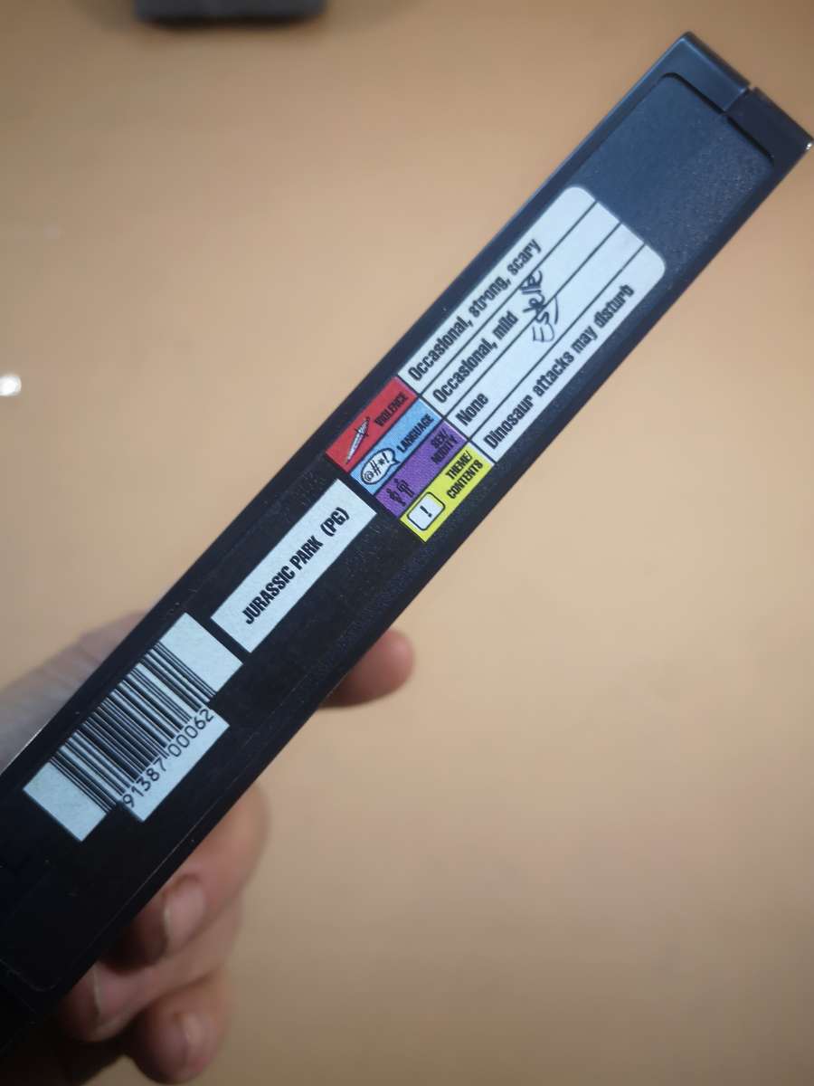 Ultra Rare!! 1993 - Jurassic park VHS video tape - Collectors edition 3D fossil edition
