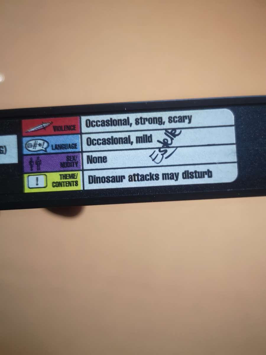 Ultra Rare!! 1993 - Jurassic park VHS video tape - Collectors edition 3D fossil edition