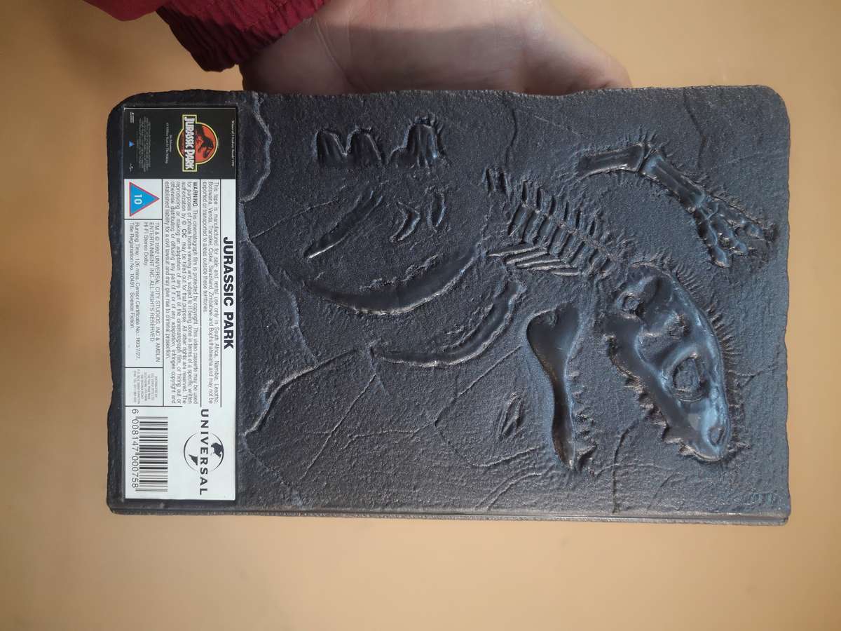 Ultra Rare!! 1993 - Jurassic park VHS video tape - Collectors edition 3D fossil edition