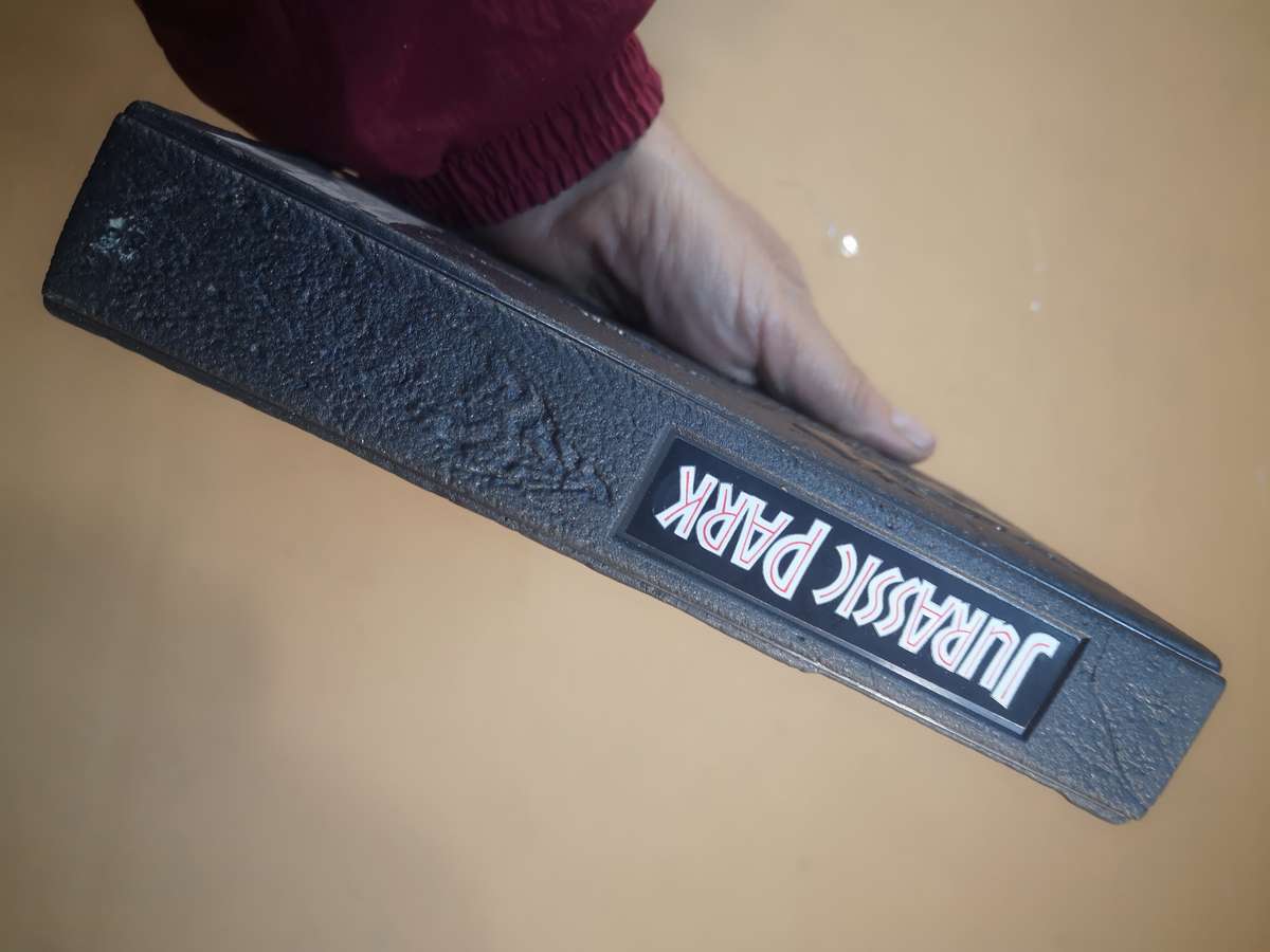 Ultra Rare!! 1993 - Jurassic park VHS video tape - Collectors edition 3D fossil edition