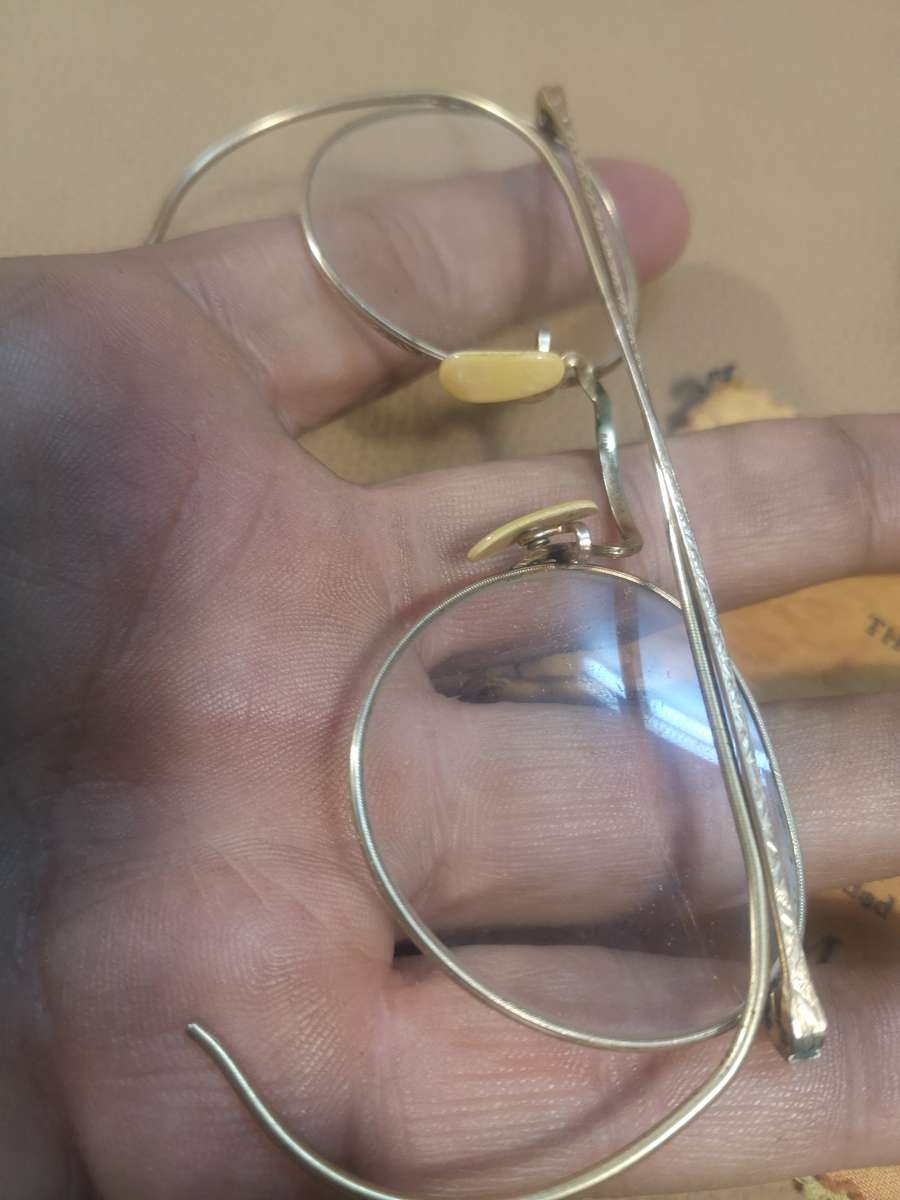 Vintage Ful Fue 1/10 12K Gold Eyeglasses (Real Gold)