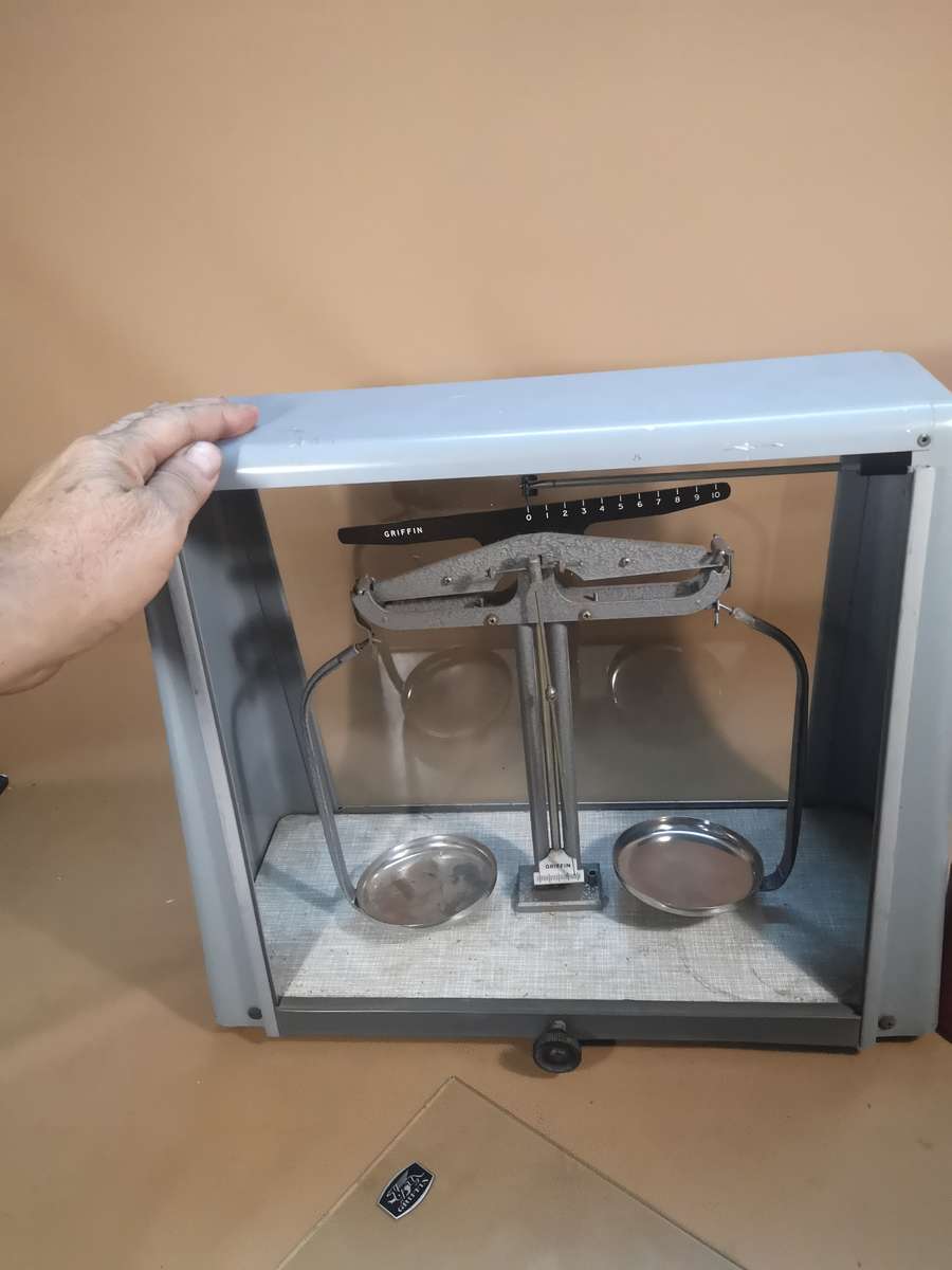 Vintage GRIFFIN & GEORGE 1950s laboratory balance/ scales