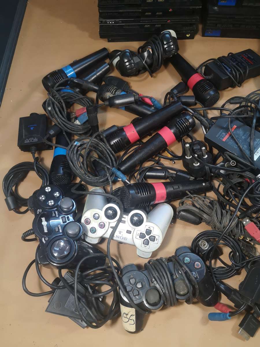 PLAY STATION 2 Bundle for Spares or Repairs