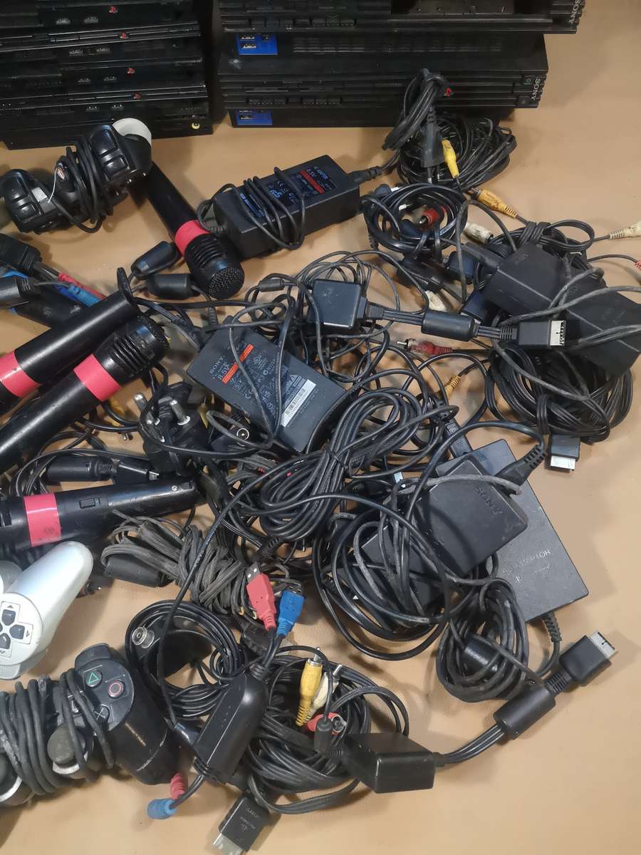 PLAY STATION 2 Bundle for Spares or Repairs