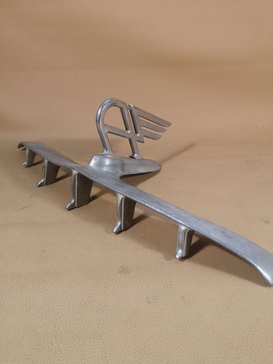 Vintage Austin Cambridge Hood Ornament