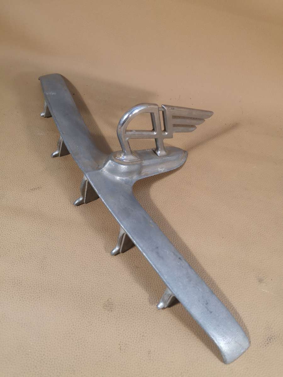 Vintage Austin Cambridge Hood Ornament