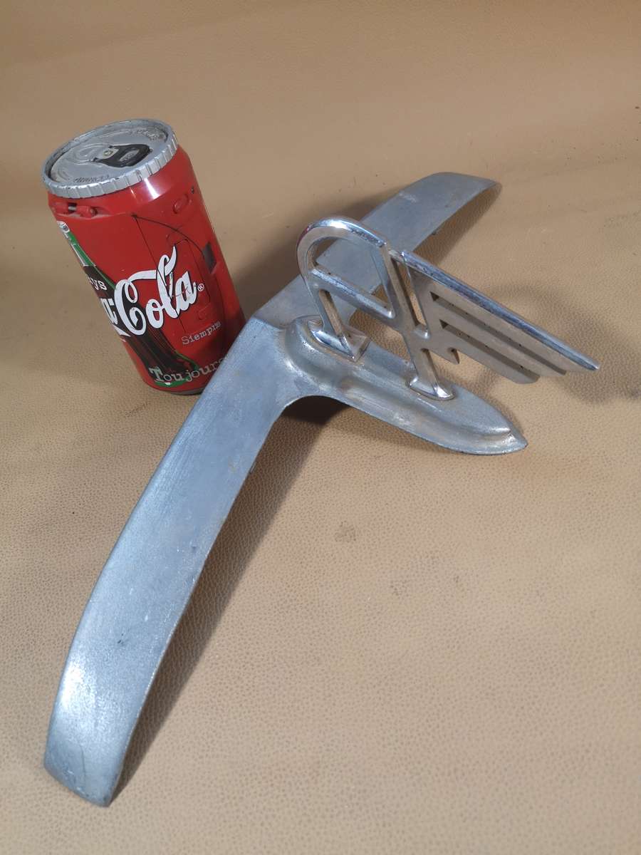 Vintage Austin Cambridge Hood Ornament