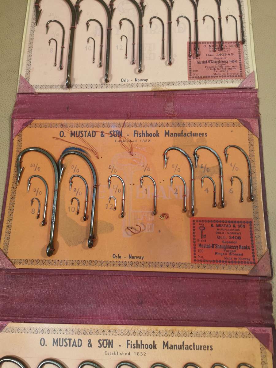 RARE!! VINTAGE MUSTAD & SON KEY BRAND FISH HOOKS SALESMANS SAMPLE BOOK 1900 OSLO NORWAY
