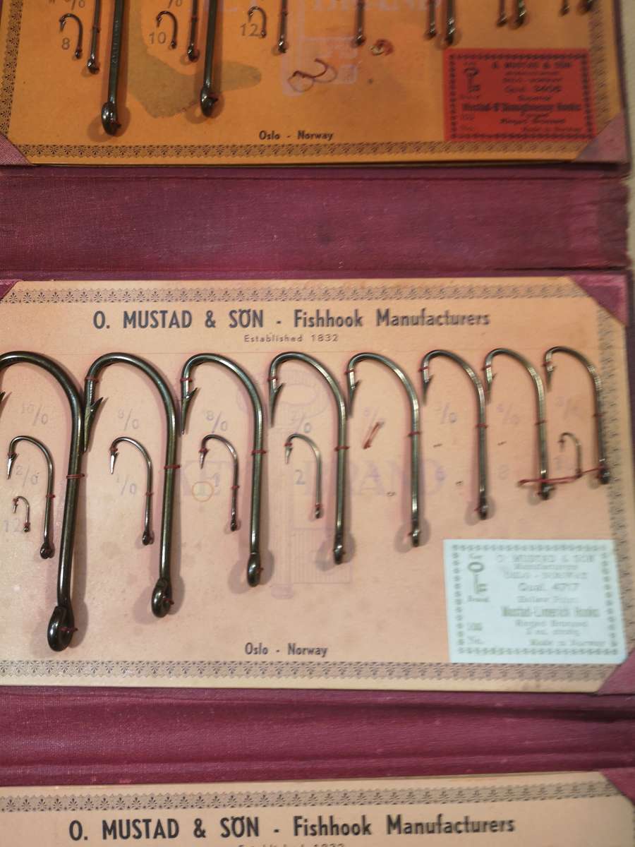 RARE!! VINTAGE MUSTAD & SON KEY BRAND FISH HOOKS SALESMANS SAMPLE BOOK 1900 OSLO NORWAY