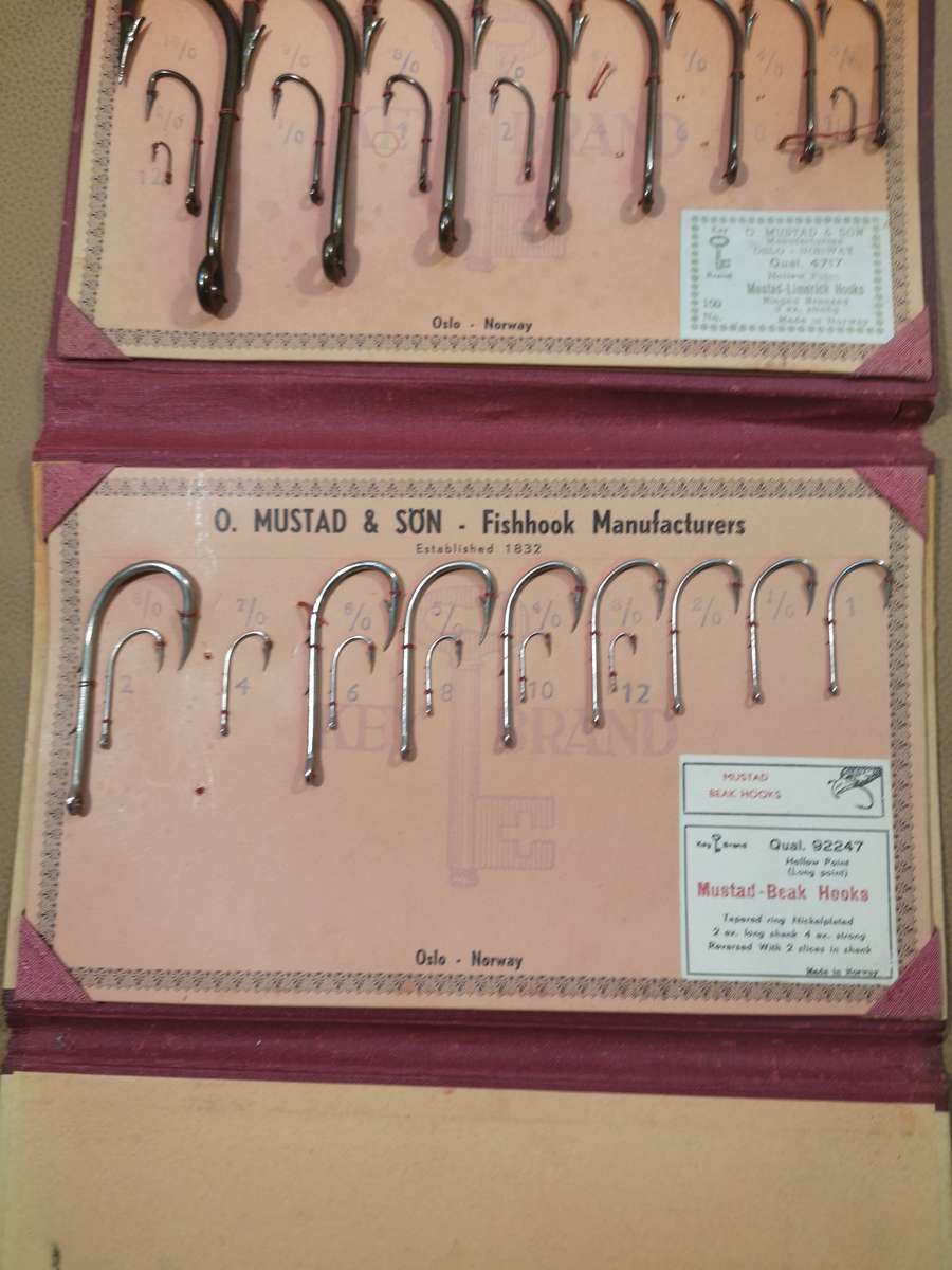 RARE!! VINTAGE MUSTAD & SON KEY BRAND FISH HOOKS SALESMANS SAMPLE BOOK 1900 OSLO NORWAY
