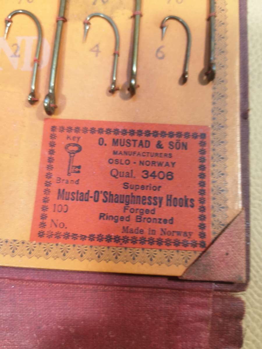 RARE!! VINTAGE MUSTAD & SON KEY BRAND FISH HOOKS SALESMANS SAMPLE BOOK 1900 OSLO NORWAY