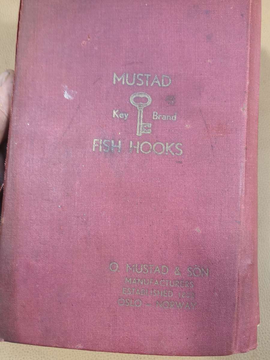 RARE!! VINTAGE MUSTAD & SON KEY BRAND FISH HOOKS SALESMANS SAMPLE BOOK 1900 OSLO NORWAY