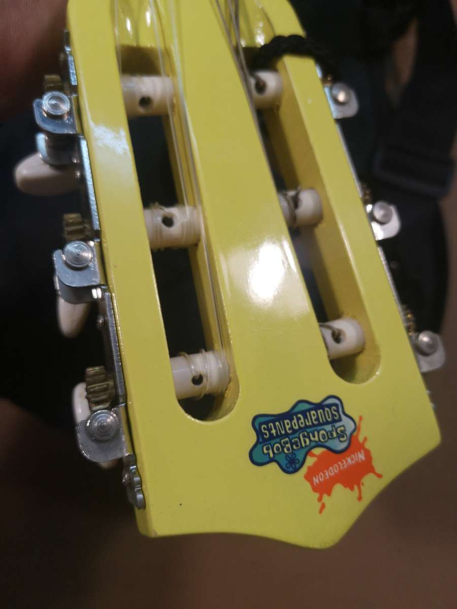 Original Nickelodeon SpongeBob SquarePants Acoustic Junior Guitar with Bag