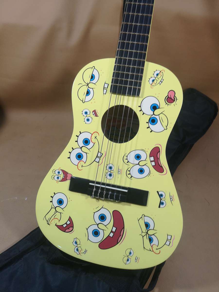 Original Nickelodeon SpongeBob SquarePants Acoustic Junior Guitar with Bag